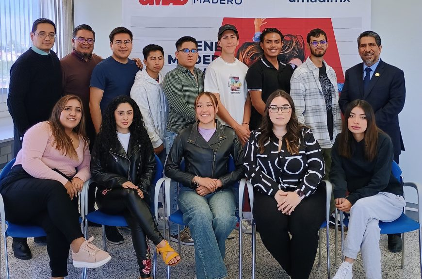 Rector Se Re Ne Con Estudiantes De Comercio Exterior Umad